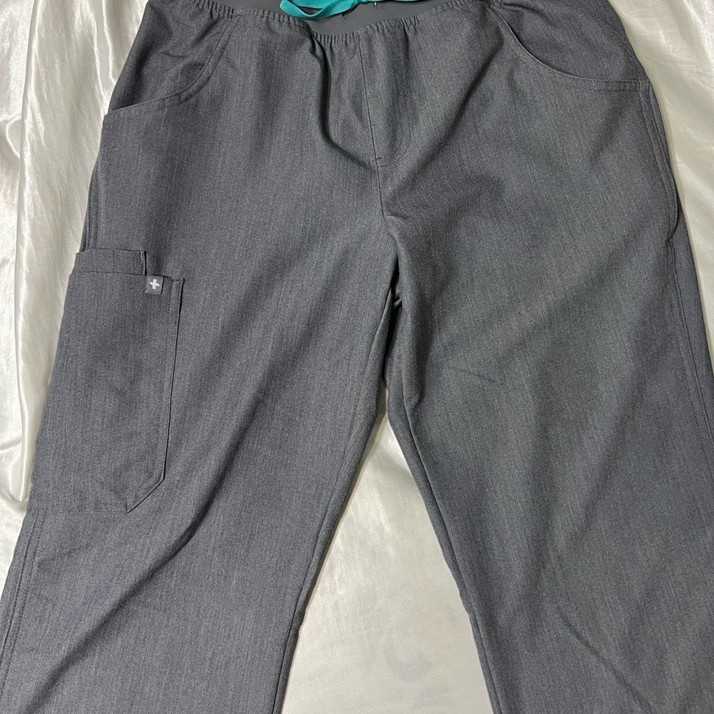 Figs Kade Cargo Graphite women size small